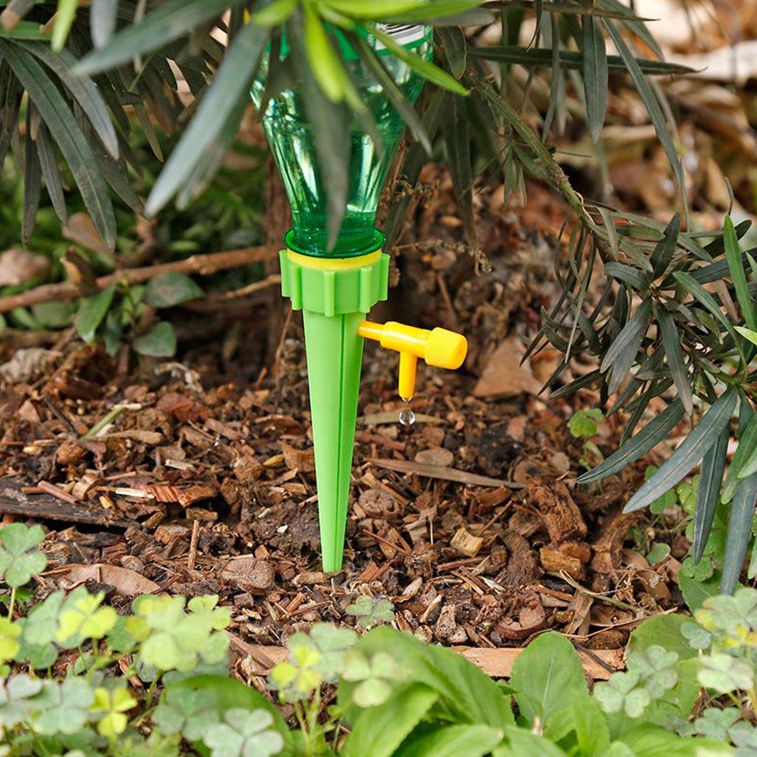 7412 Plant Watering Spikes Self Watering Spikes Water Dripper For Plants Adjustable Plant Watering Devices With Slow Release Control Valve Switch (1pc)